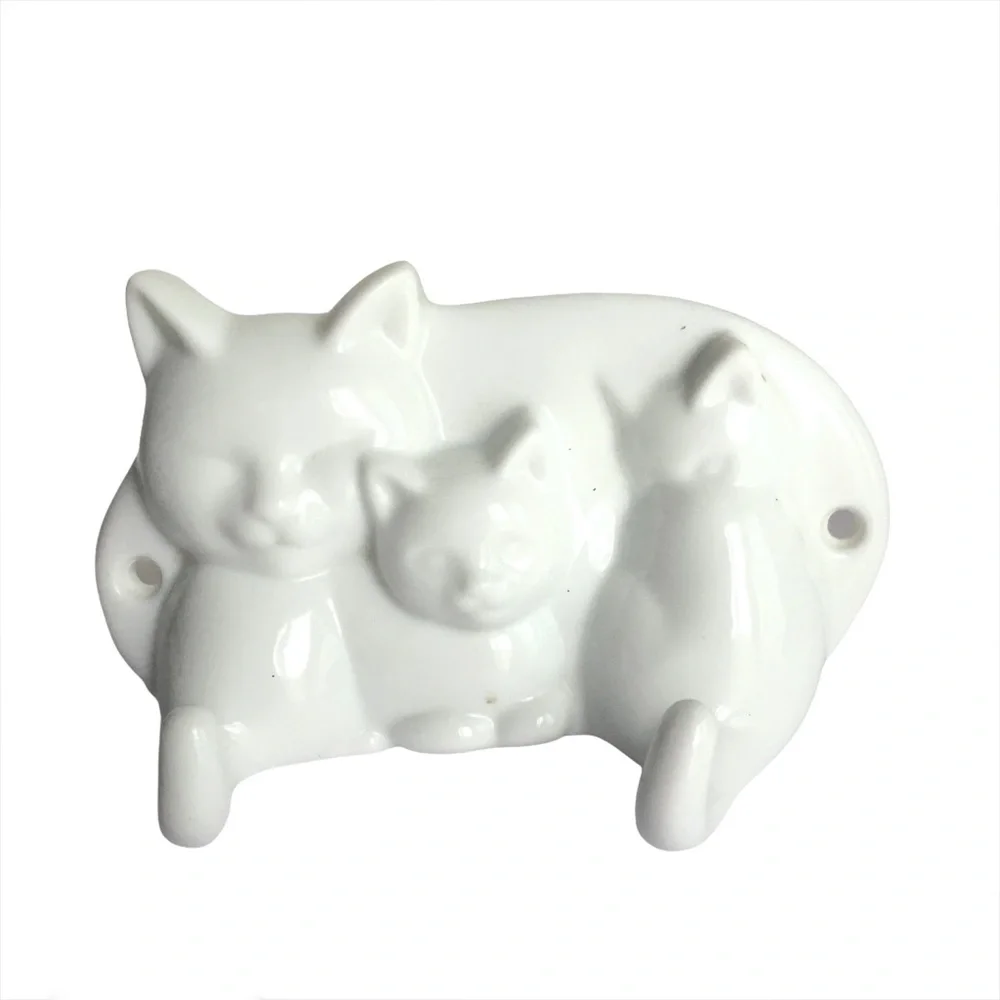 Avon Ceramic Cat and Kittens Hook Hanger